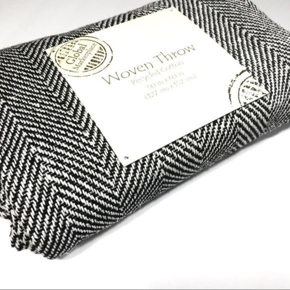 GLOBAL MARKETPLACE Woven Knit Chevron Throw In Black - Picture 1 of 6